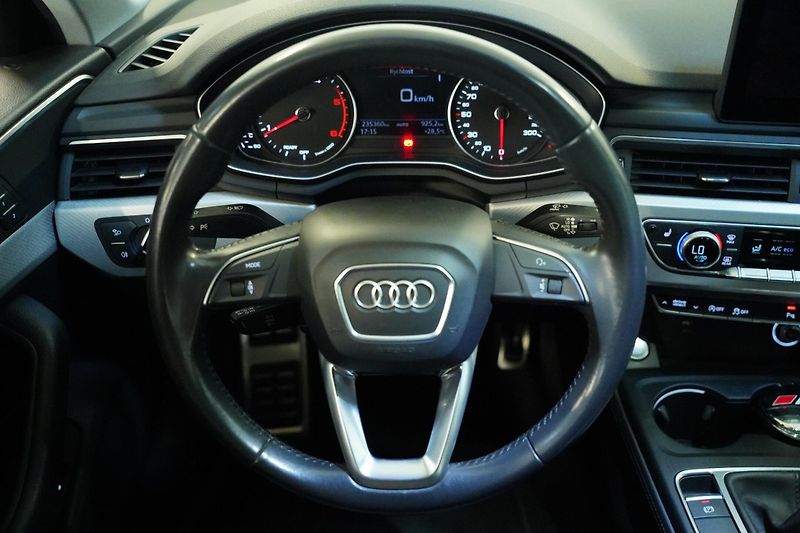 Audi A4 - fotka 18 z 30
