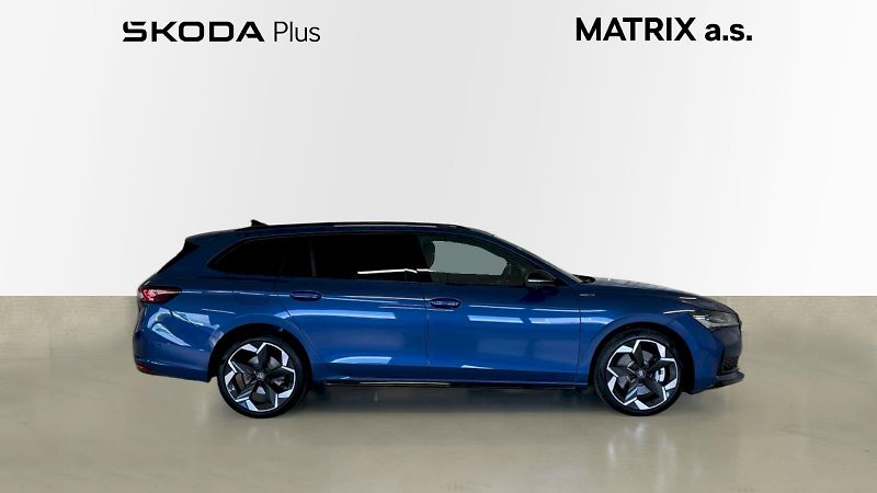Škoda Superb (2025) kombi Sportline iV 1.5TSI 110k - fotka 7 z 37