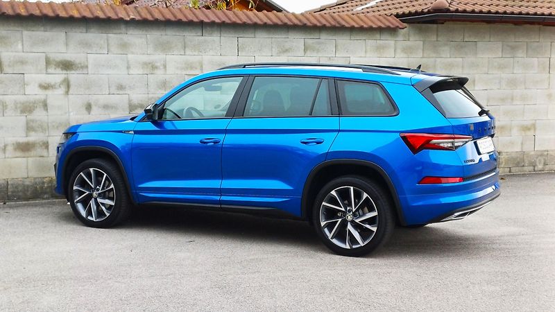 Škoda Kodiaq SPORTLINE TDI 147kW WEBASTO-ČR - fotka 7 z 50