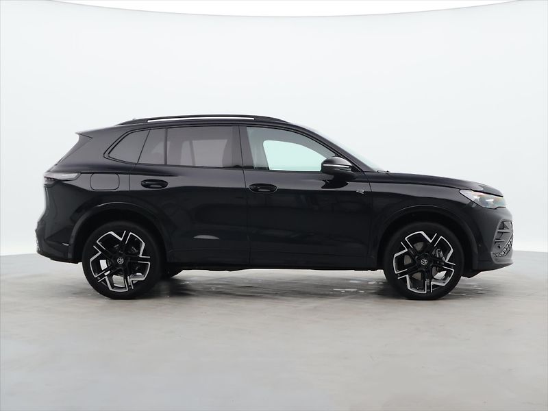 Volkswagen Tiguan 2,0 TDI 4x4 DSG R-Line CZ DPH - fotka 8 z 42