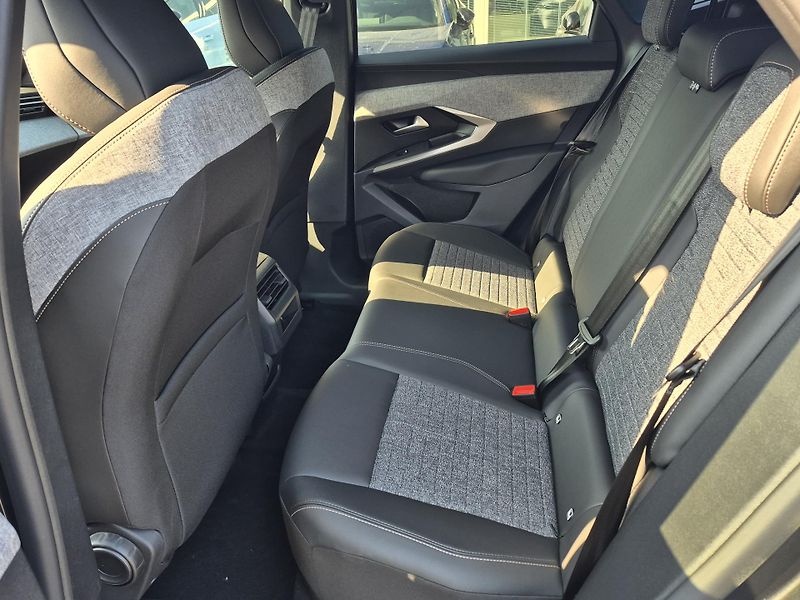 Peugeot 3008 (2026) ALLURE Hybrid 145 e-DCS6    - fotka 10 z 23