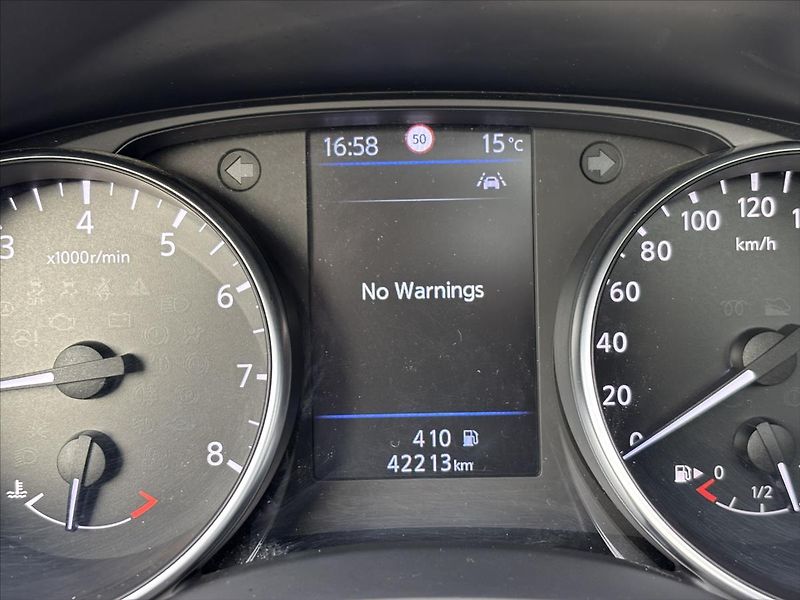 Nissan Qashqai 1,3 DIG-T Tekna PANORAMA TAŽNÉ - fotka 44 z 49