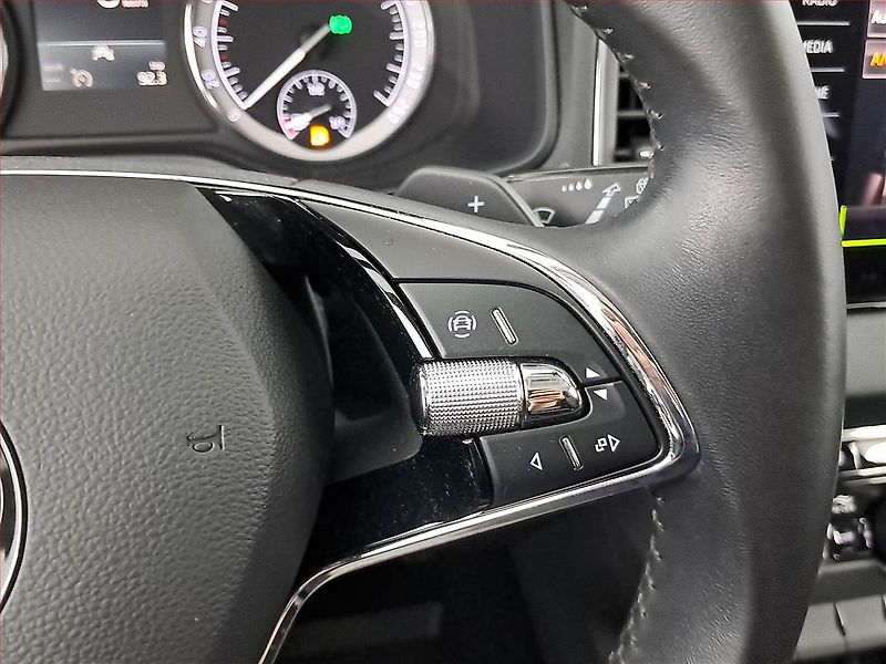 Škoda Karoq (2023) 1.5 TSI - fotka 20 z 22