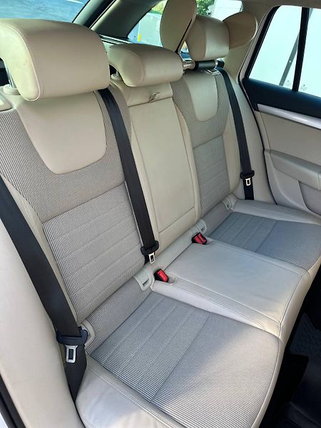 Škoda Octavia (2014) 2.0 TDI 110 KW DSG ACC TAZNE - fotka 14 z 37