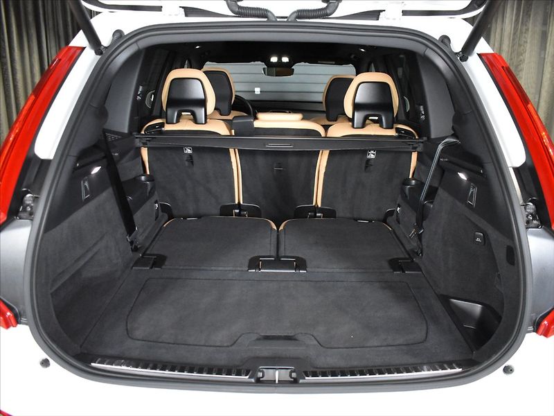 Volvo XC90 2,0 B5 AWD Plus Pano,Ventilace - fotka 11 z 26
