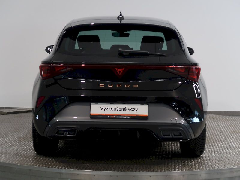Cupra Leon (2025) 1.5eTSI 110KW DSG - fotka 9 z 41