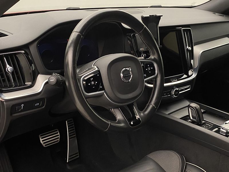 Volvo S60 B5 AWD R-DESIGN AUT  - fotka 18 z 48