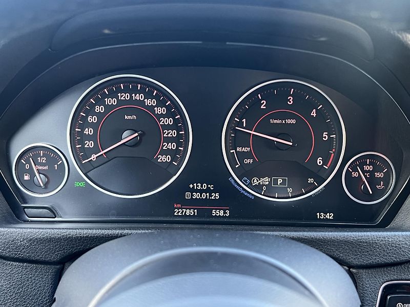 BMW Řada 3 320D M-PAKET X-DRIVE AUTOMAT - fotka 18 z 52