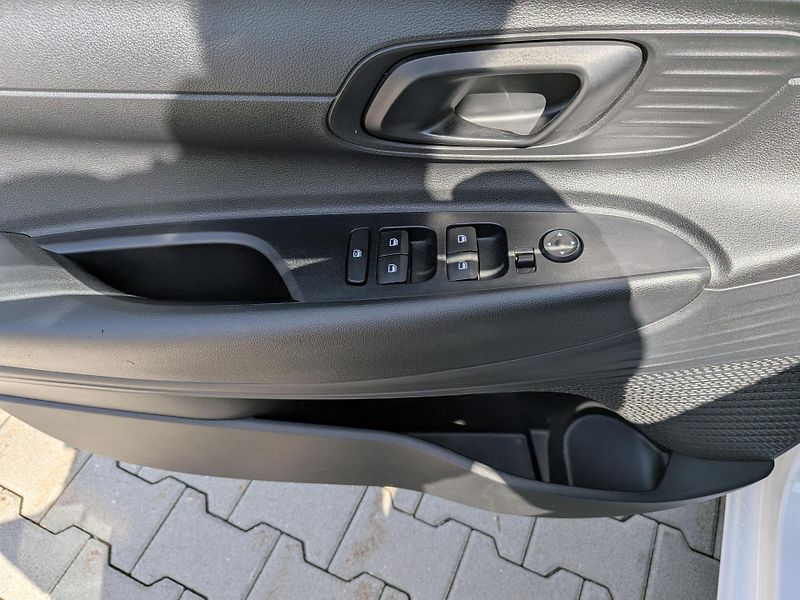 Hyundai i20 i 62kW REZERVACE - fotka 11 z 25