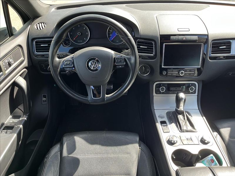 Volkswagen Touareg 3,0 TDi V6 180KW 4x4 TAŽNÉ - fotka 14 z 50
