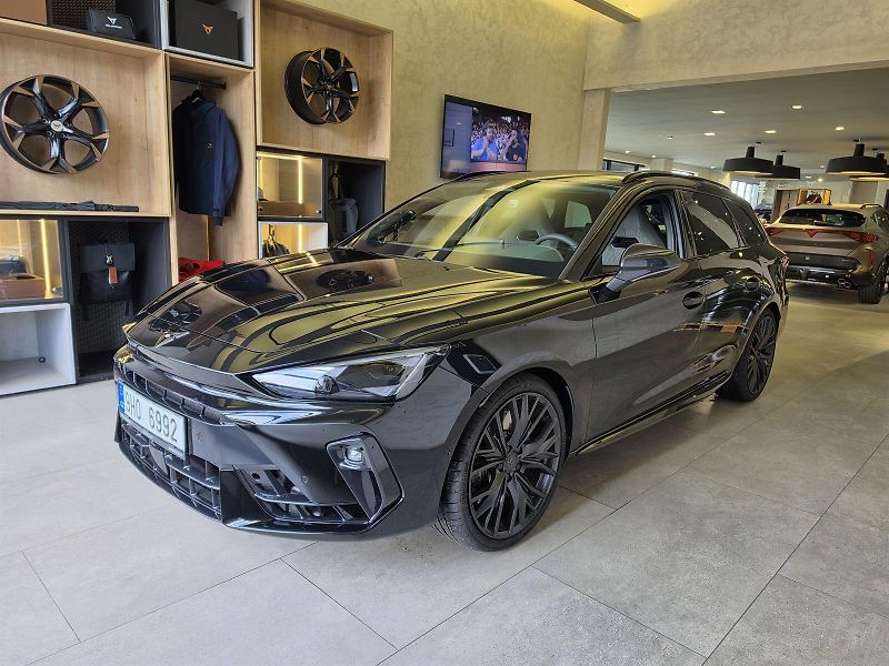 Cupra Leon (2026) SP VZ 2.0 TSI 333k DSG 4WD - fotka 5 z 15
