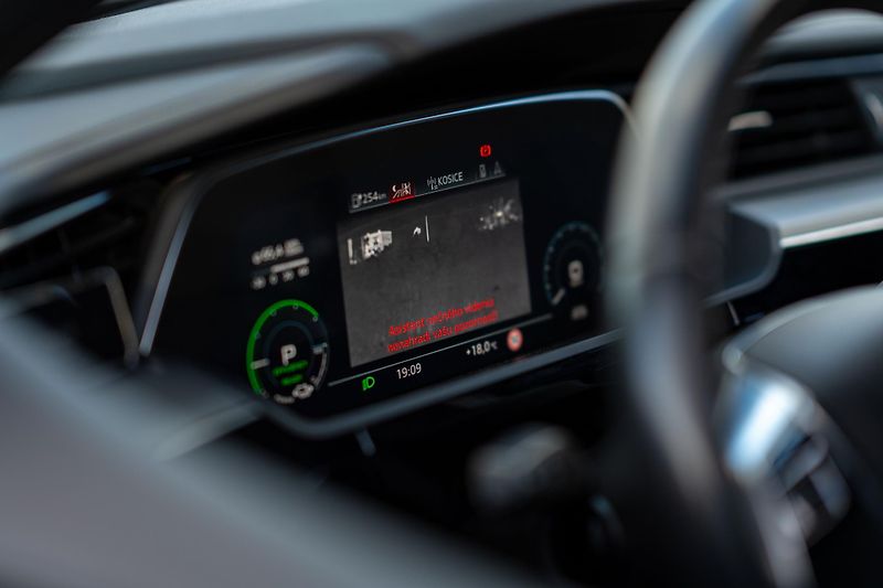Audi e-tron (2020) /300kW - fotka 21 z 51