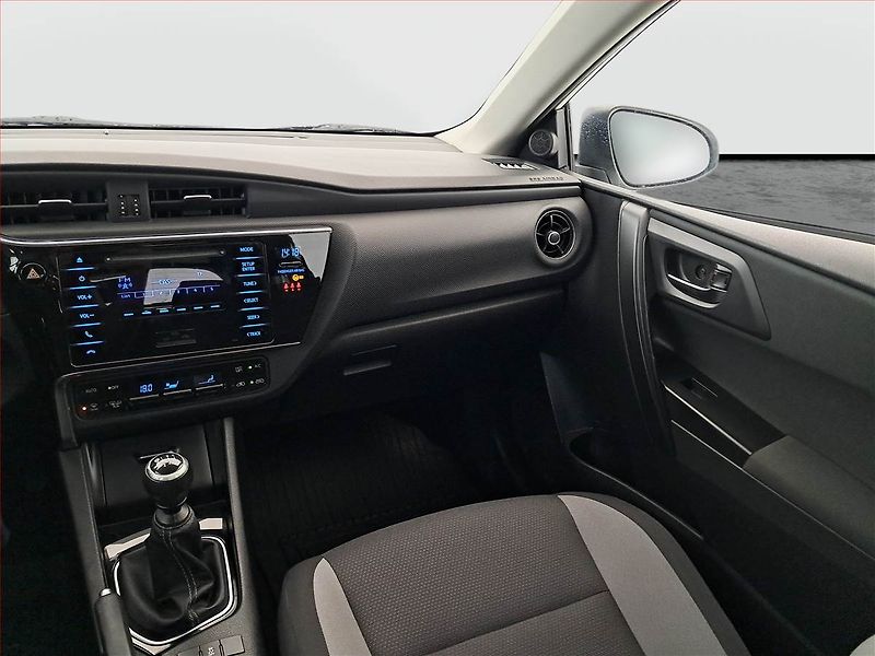Toyota Auris (2015) 1.6 Valvematic, Serv.kniha - fotka 8 z 17