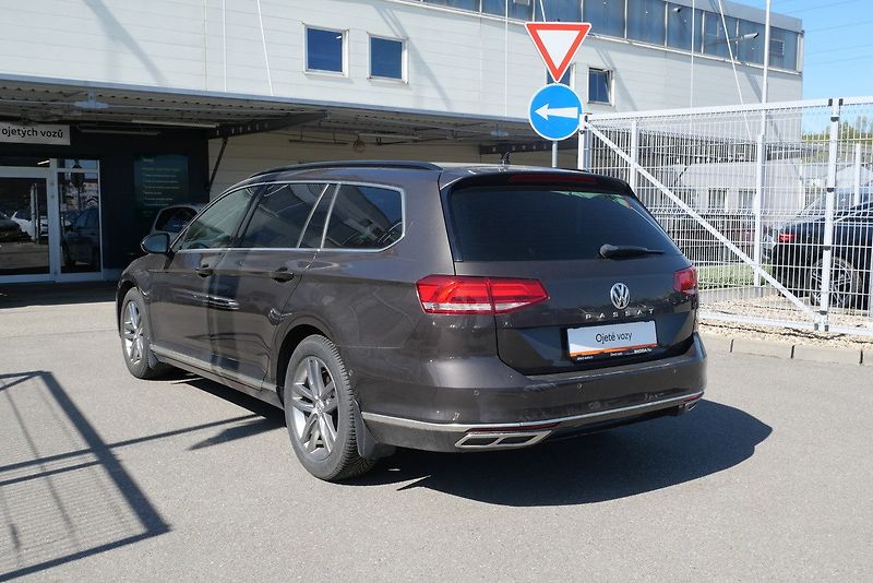 Volkswagen Passat - fotka 3 z 6