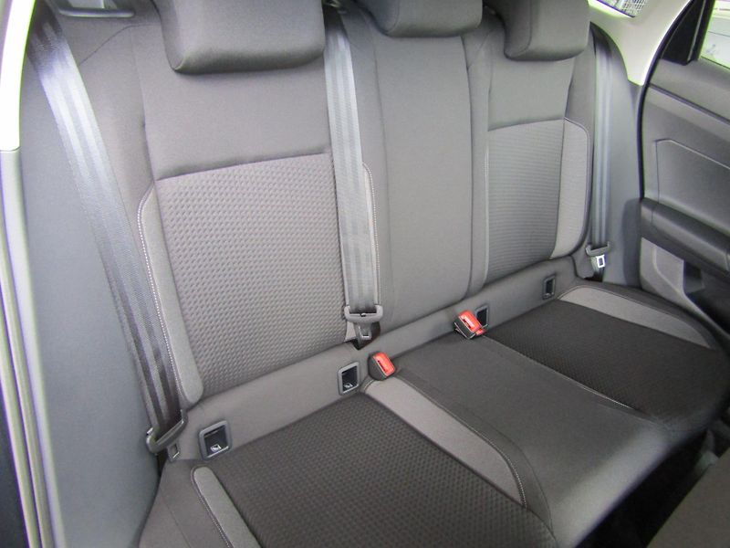Volkswagen Taigo People 1,0 TSI 70 kW 5G - fotka 27 z 30