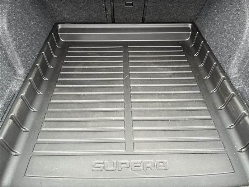 Škoda Superb 2,0 STYLE 4X4 TAŽNÉ,KAMERA - fotka 17 z 31