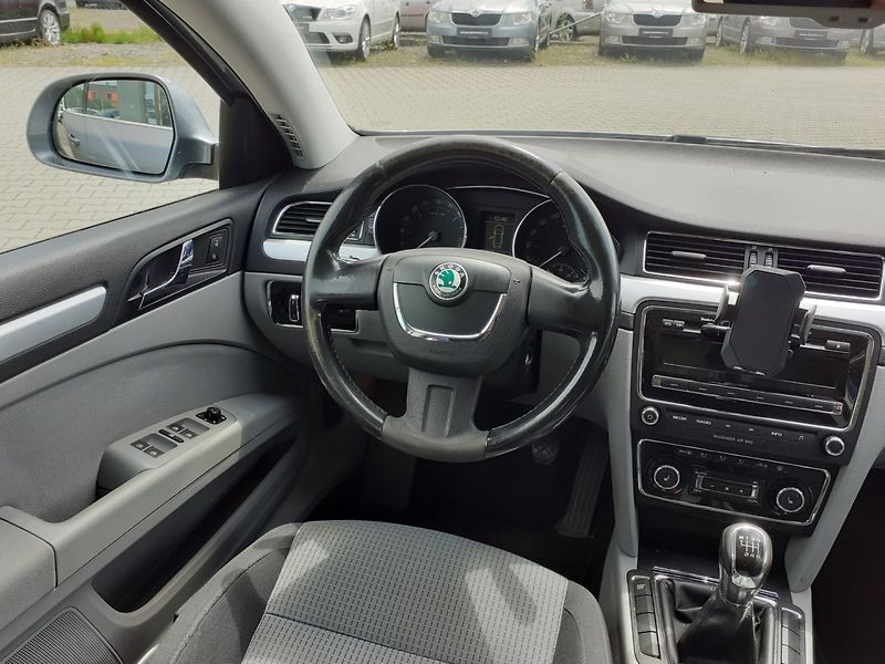 Škoda Superb (2009) 2.0 TDi  ČR - fotka 8 z 29