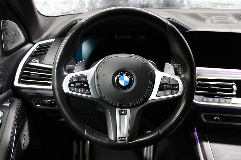 BMW X7 4,4 xDrive M50i B&W, Night-V - fotka 24 z 40