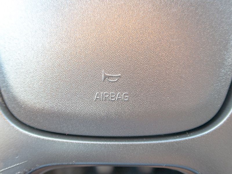 Volvo XC60 (2012) 2.0D 120KW man – KM CEBIA - fotka 28 z 39