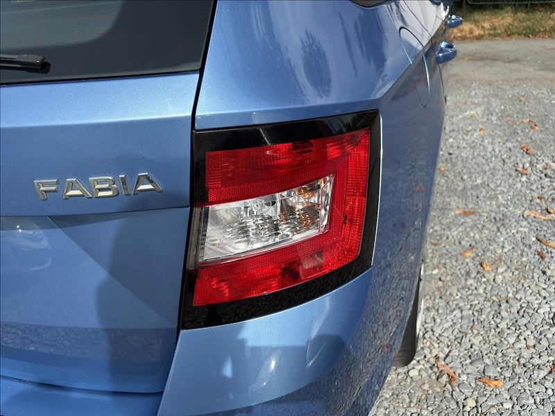 Škoda Fabia 1,2 TSi  Serviska,Senzory,AC - fotka 34 z 42