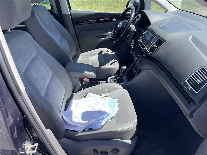 Volkswagen Sharan 2,0 TDi 135kw DSG 7míst Highli - fotka 13 z 46