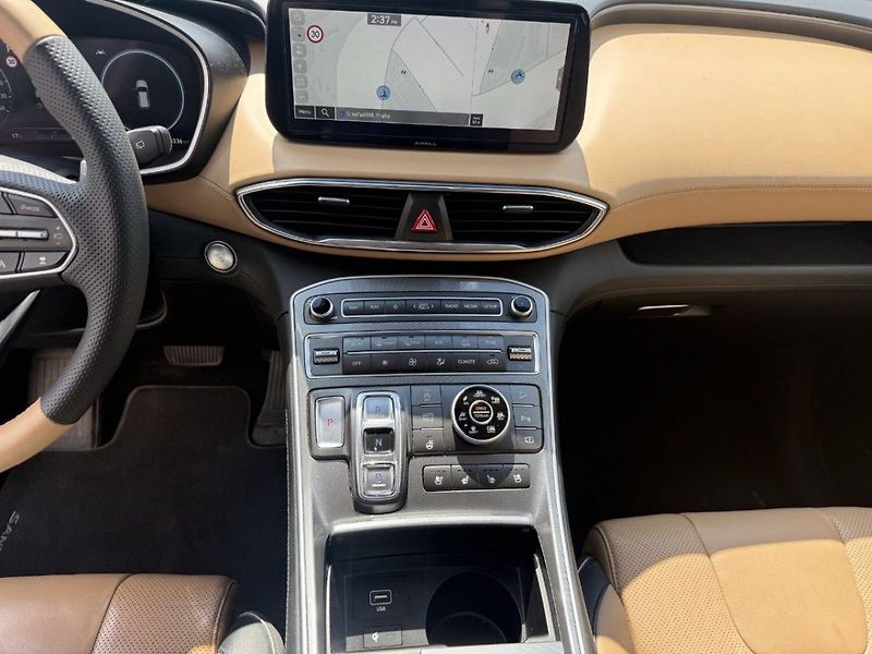 Hyundai Santa Fe 2,2 CRDI 4x4 DCT Luxury - fotka 13 z 14