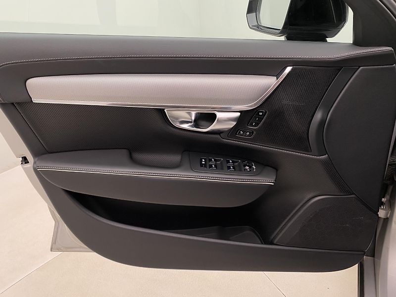 Volvo S90 B5 AWD BLACK ULTIMATE AUT CZ - fotka 7 z 62