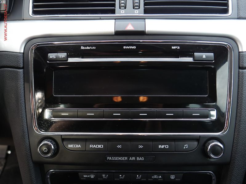 Škoda Superb (2012) 2.0TDi 4x4, AC, TZ, park - fotka 12 z 20