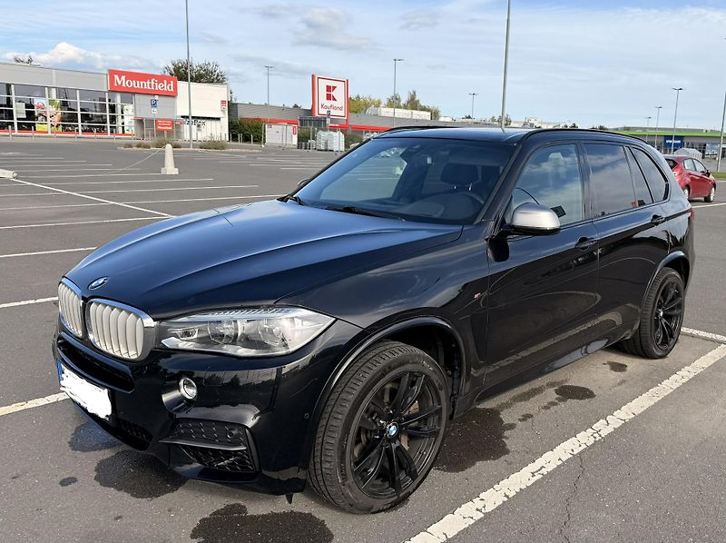 BMW X5 (2017) M50d,7míst,pano,TV,head - fotka 1 z 11