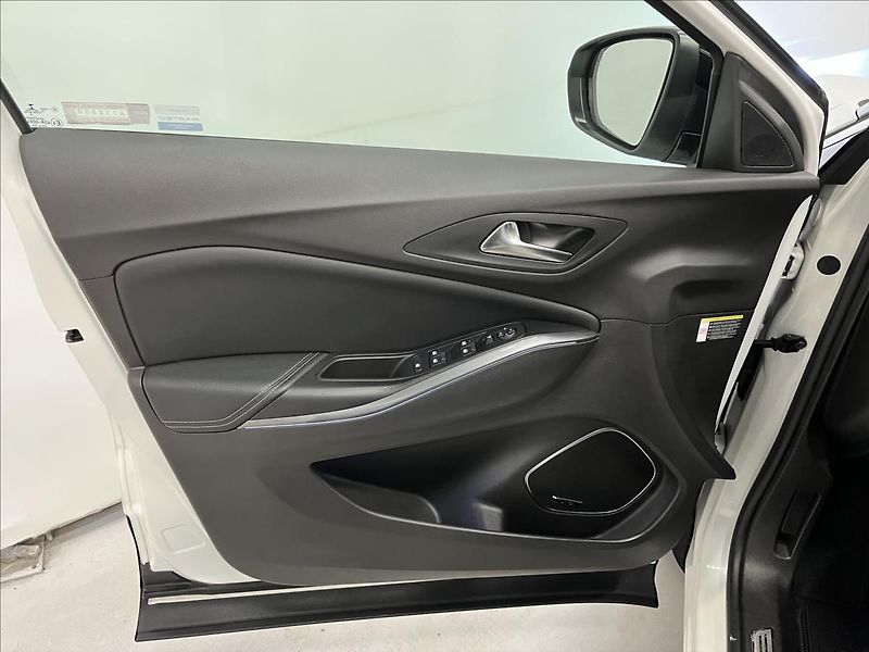 Opel Grandland X 8AT 1,2 Turbo - fotografie inzerátu