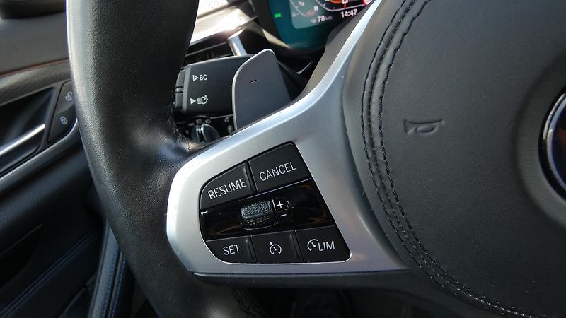 BMW Řada 5 550i xDrive M Sport - fotka 11 z 26