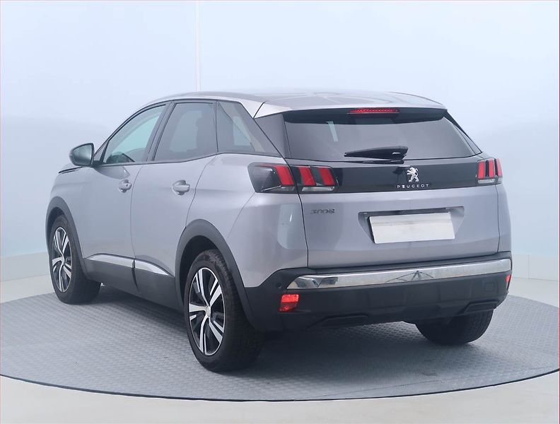 Peugeot 3008 (2018) 1.5 BlueHDi, Kůže, Navi - fotka 4 z 14