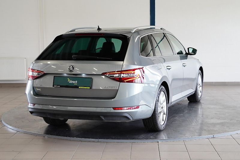 Škoda Superb - fotka 2 z 28