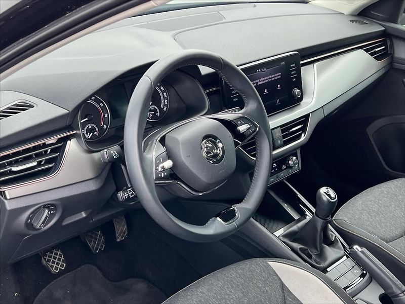 Škoda Kamiq 1,0 TSi 81kW STYLE PLUS - fotka 10 z 25