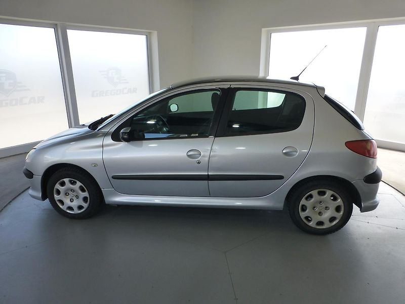 Peugeot 206 (2006) 1,4i**KLIMATIZACE**5DV - fotka 8 z 23