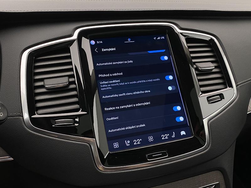 Volvo XC90 T8 AWD PLUG-IN ULTIMATE BRIGHT - fotka 58 z 72