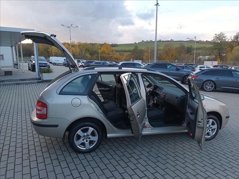 Škoda Fabia 1,4 16V,55KW,ČR,KLIMA,TEMPOMAT - fotka 9 z 35