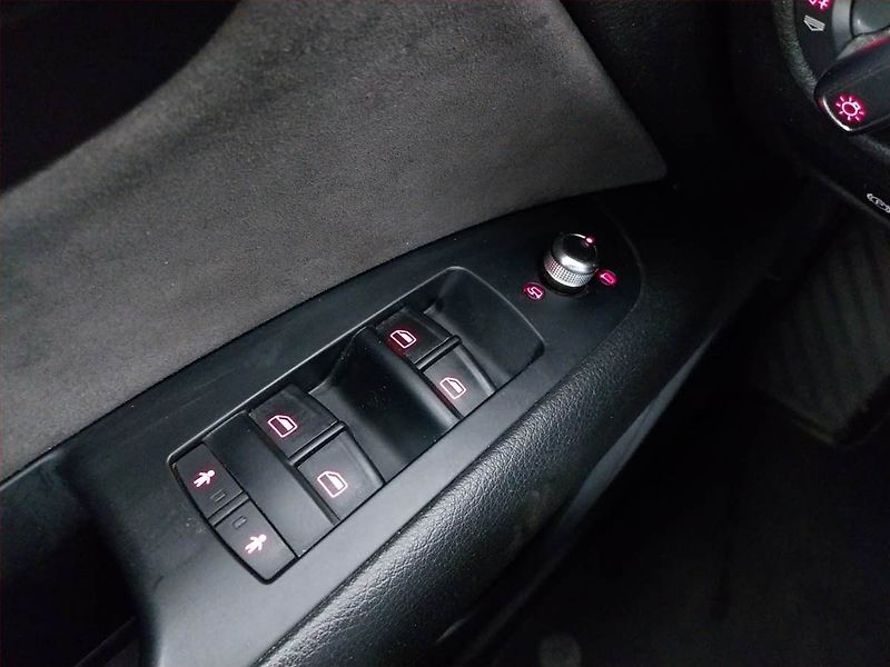 Audi Q7 (2011) 3.0 TDI, 4X4, Automat - fotka 19 z 23