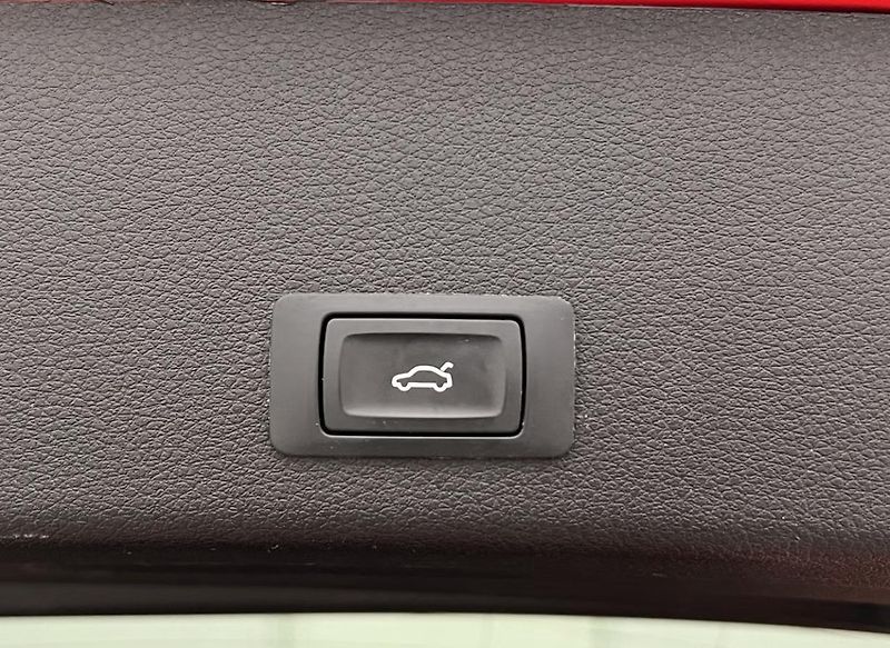 Audi e-tron 55 Quattro 360kam Tažné Pano - fotka 30 z 31