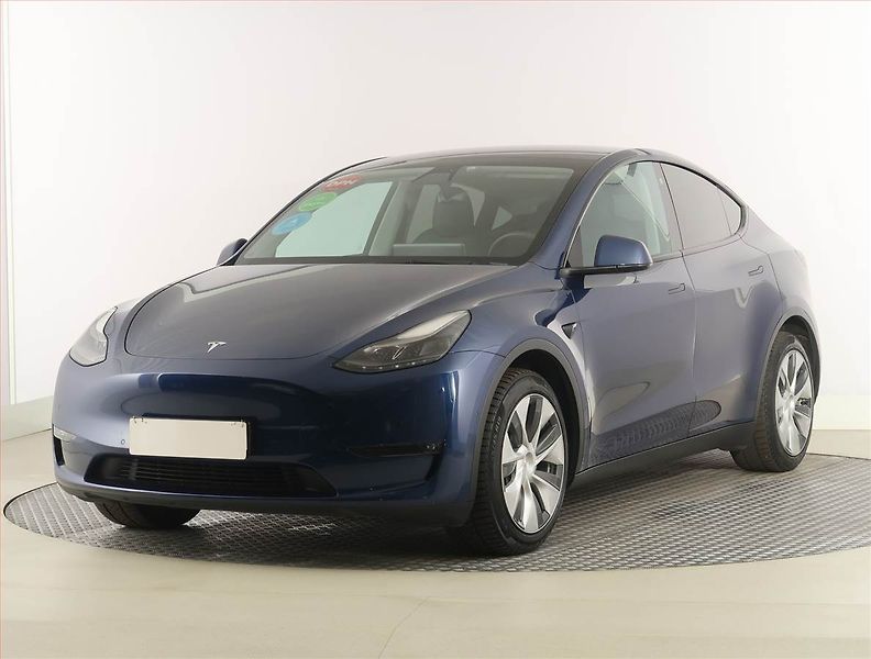 Tesla Model Y (2022) Long Range AWD 79kWh, SoH 91% - fotka 2 z 33