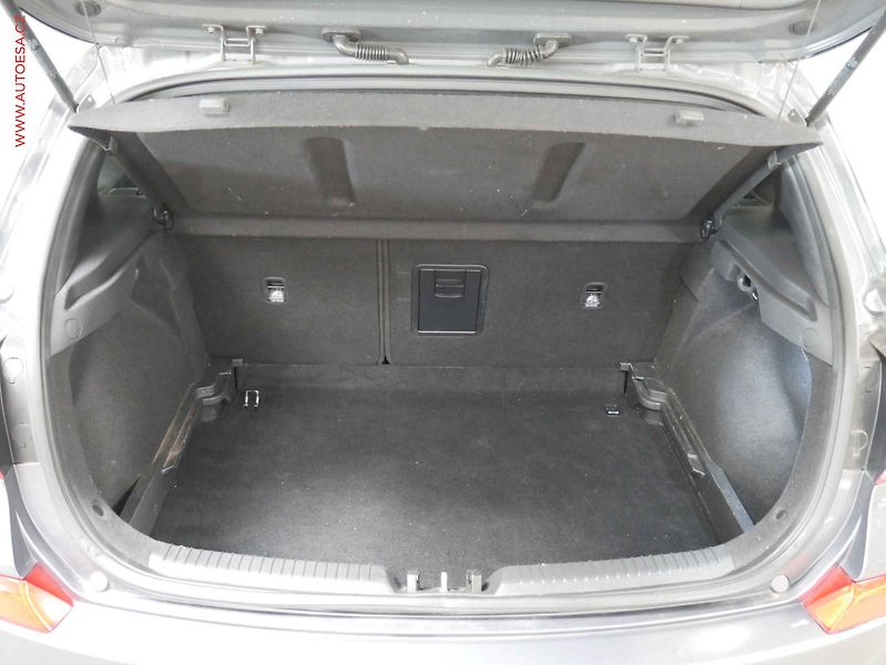 Hyundai i30 (2018) 2.0T-GDi, 1.maj, LED, navi - fotka 7 z 20