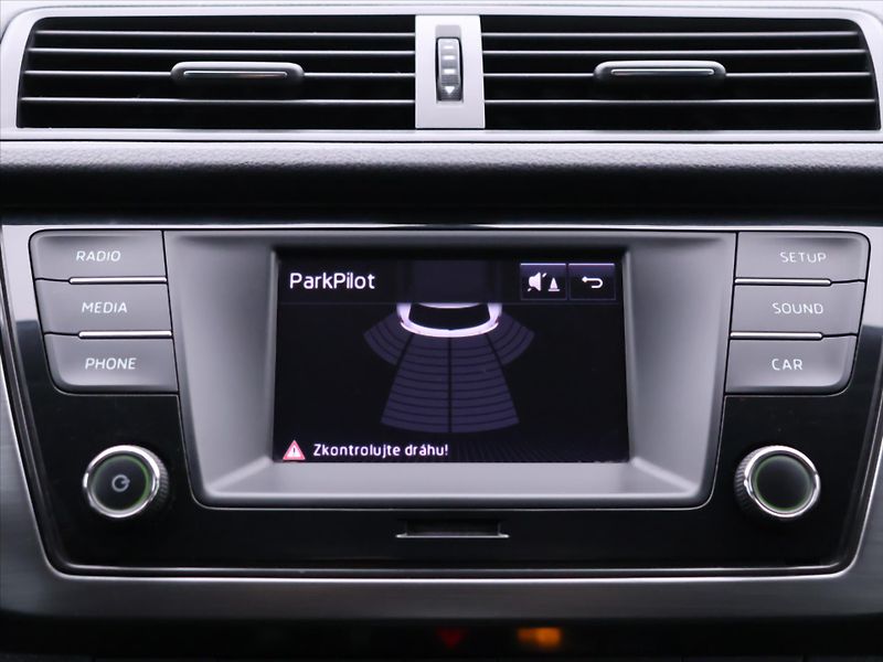 Škoda Fabia 1,2 TSI 81kW Style CZ 1.Maj. - fotka 21 z 32