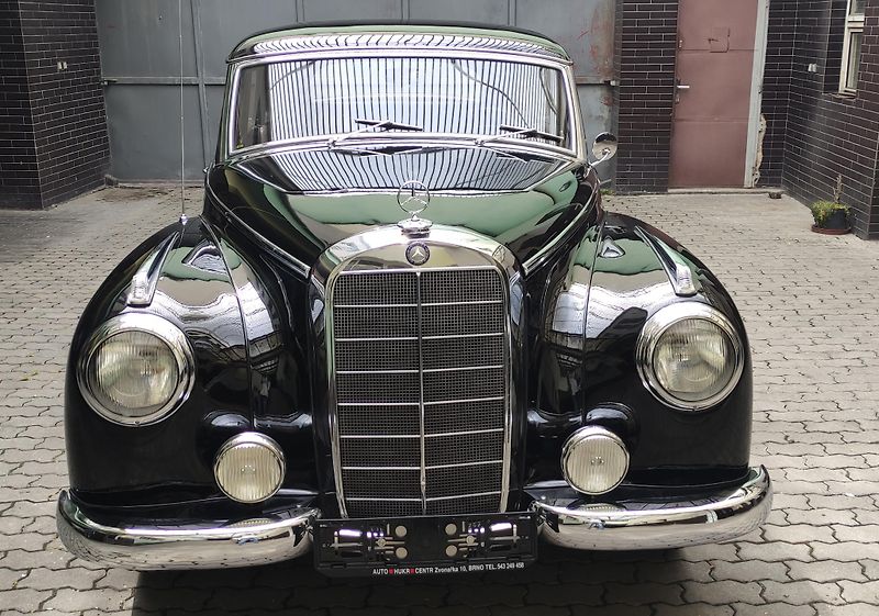 Mercedes-Benz Ostatní (1953) 300 W186 Adenauer - fotka 1 z 23