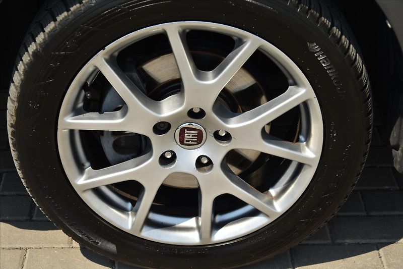 Fiat Freemont 2.0 MJT 125kW 4x4 7-MÍST ČR - fotka 9 z 31