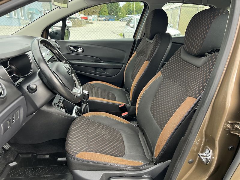 Renault Captur 1.2TCe KOUPENO V ČR 1.MAJ. - fotka 9 z 43