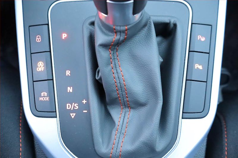 Seat Arona (2021) FR 1.5 TSI, Automat - fotka 24 z 25