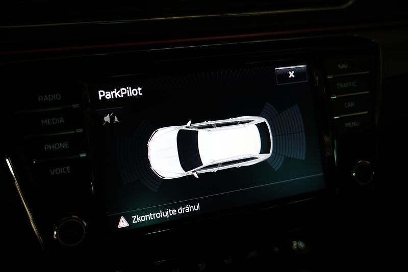 Škoda Superb - fotka 8 z 16