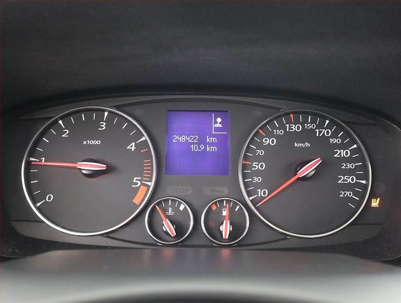 Renault Laguna (2011) 2.0 dCi, Serv.kniha, Navi - fotka 11 z 21