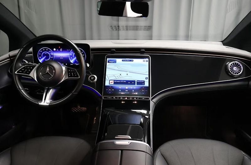 Mercedes-Benz EQE 300 Electric Art 98kWh Kamera  - fotka 14 z 23