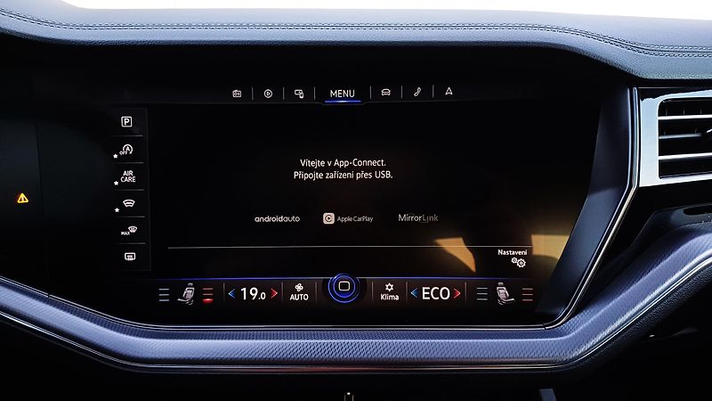Volkswagen Touareg R-LINE 210kW-WEBASTO-HUD-TZ- - fotka 42 z 50